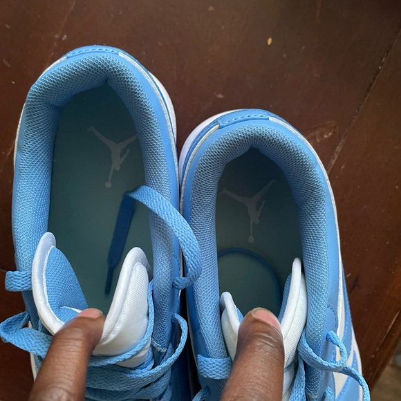 Brand new UNC Jordan 1 Low - Picture 5 of 7